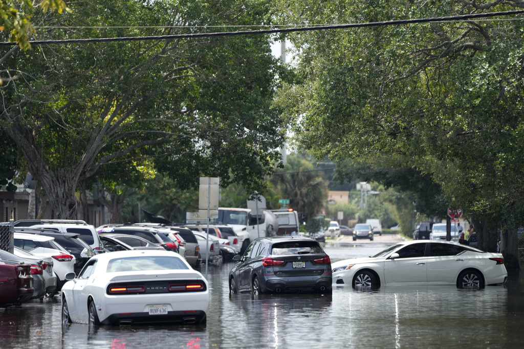Fri. 9:26 a.m.: Airport reopening as South Florida floods slowly recede ...